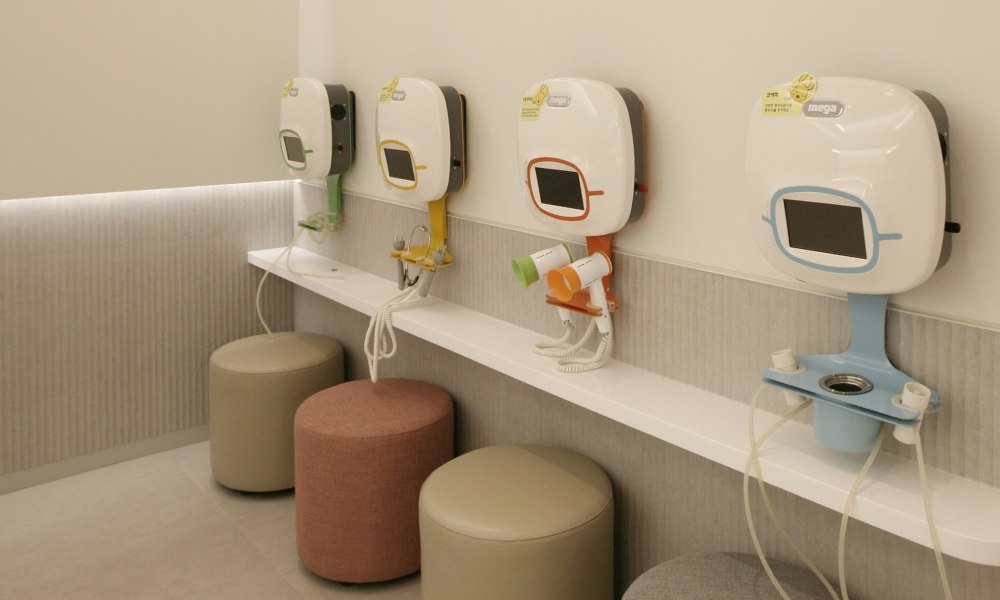 아이들의 숨이 편안해질 수 있도록 호흡기 치료가 진행되는 공간입니다.