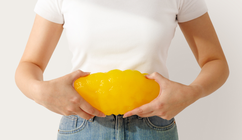 마른 비만 인 사람의 복부